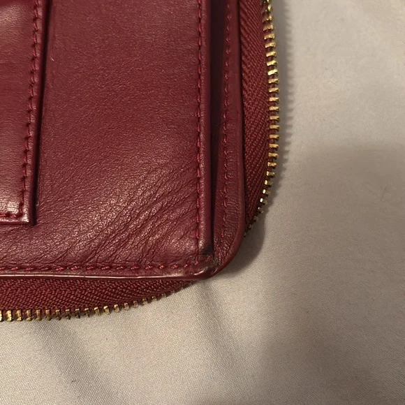 Coach burgundy crocodile-embossed wallet - Picture 10 of 14